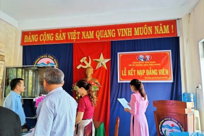 LỄ KẾT NẠP ĐẢNG VIÊN MỚI
